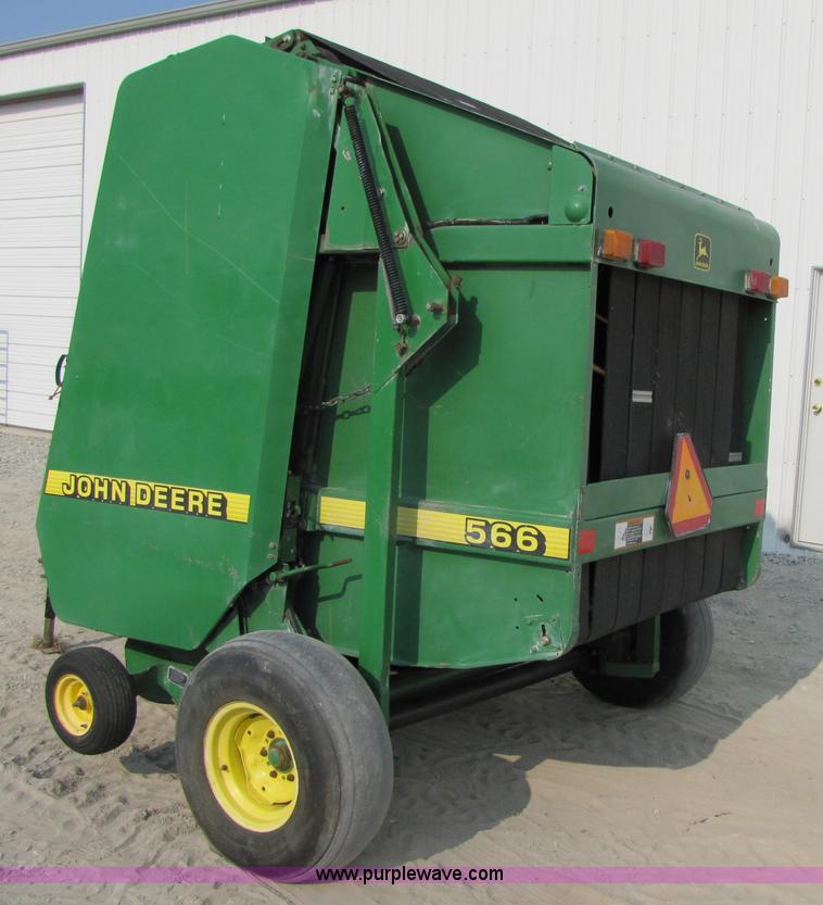 image for item 3469 1997 John Deere 566 round baler