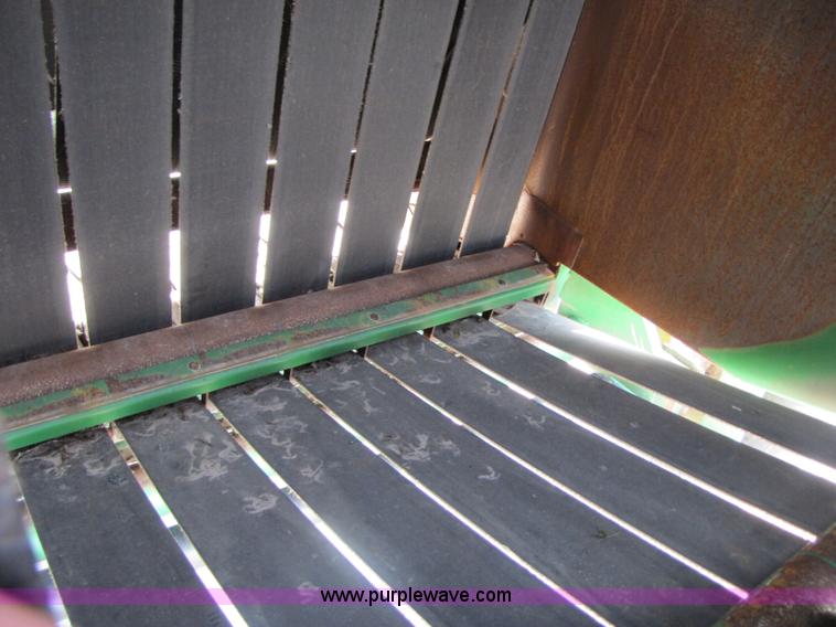 image for item 3469 1997 John Deere 566 round baler