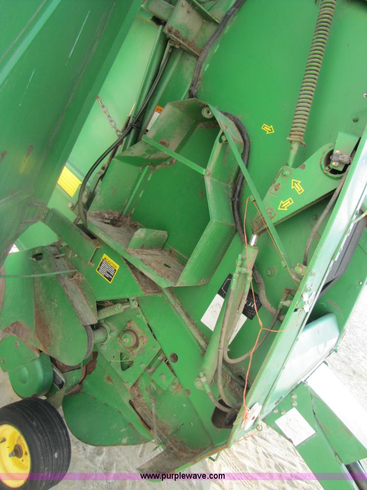 image for item 3469 1997 John Deere 566 round baler