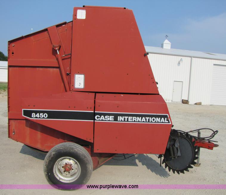 image for item 3470 1991 Case IH 8450 round baler