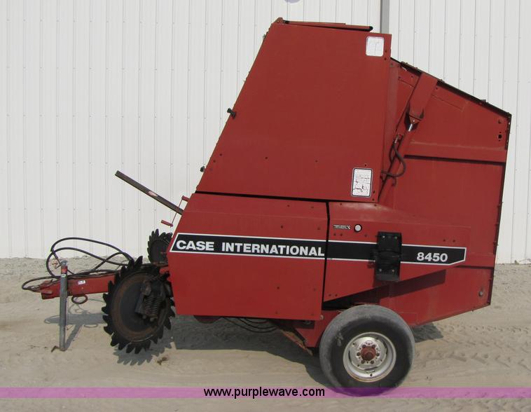 image for item 3470 1991 Case IH 8450 round baler