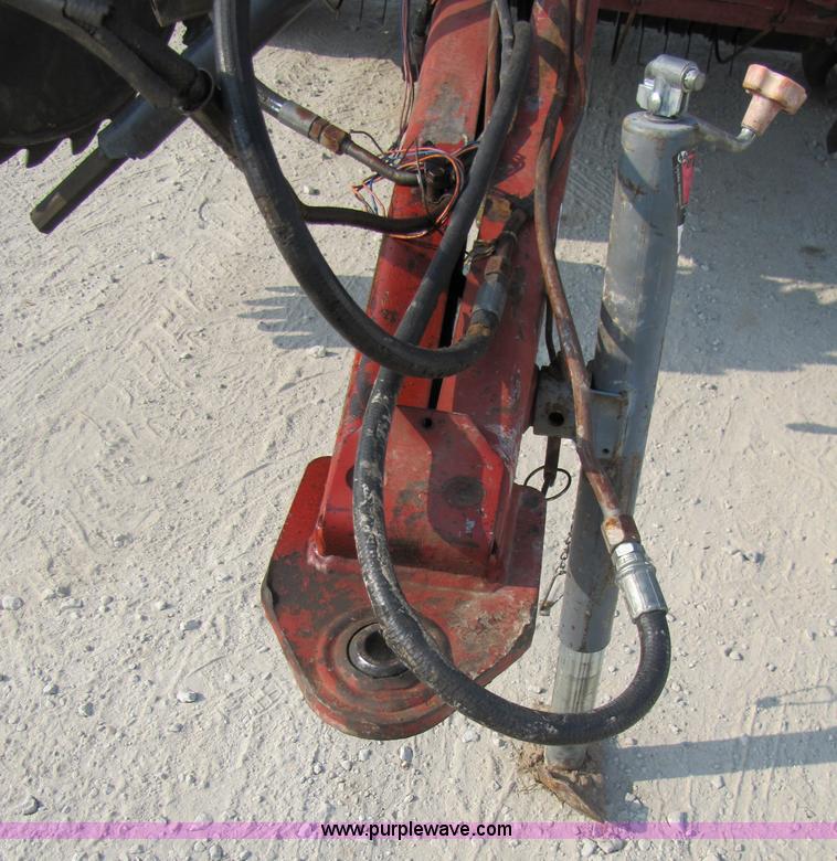 image for item 3470 1991 Case IH 8450 round baler