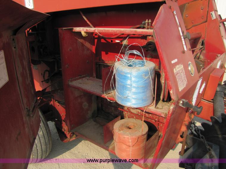 image for item 3470 1991 Case IH 8450 round baler