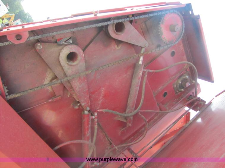 image for item 3470 1991 Case IH 8450 round baler