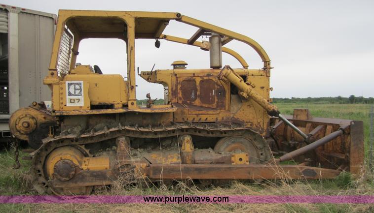 image for item 3712 1975 Caterpillar D7F dozer