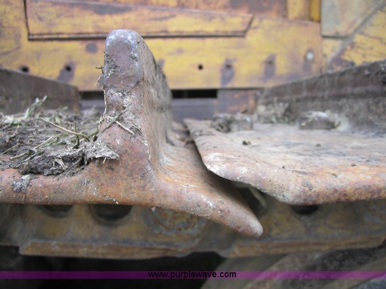 image for item 3712 1975 Caterpillar D7F dozer