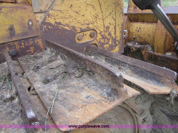 image for item 3712 1975 Caterpillar D7F dozer