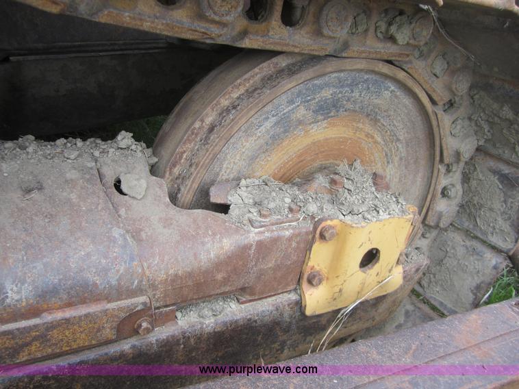 image for item 3712 1975 Caterpillar D7F dozer