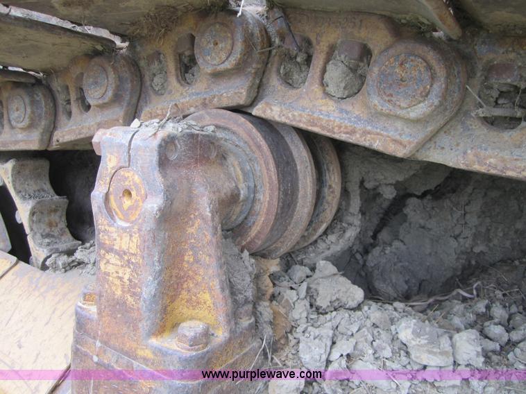 image for item 3712 1975 Caterpillar D7F dozer