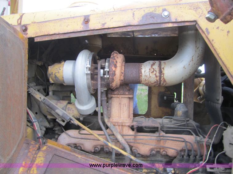 image for item 3712 1975 Caterpillar D7F dozer