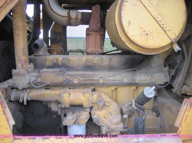 image for item 3712 1975 Caterpillar D7F dozer
