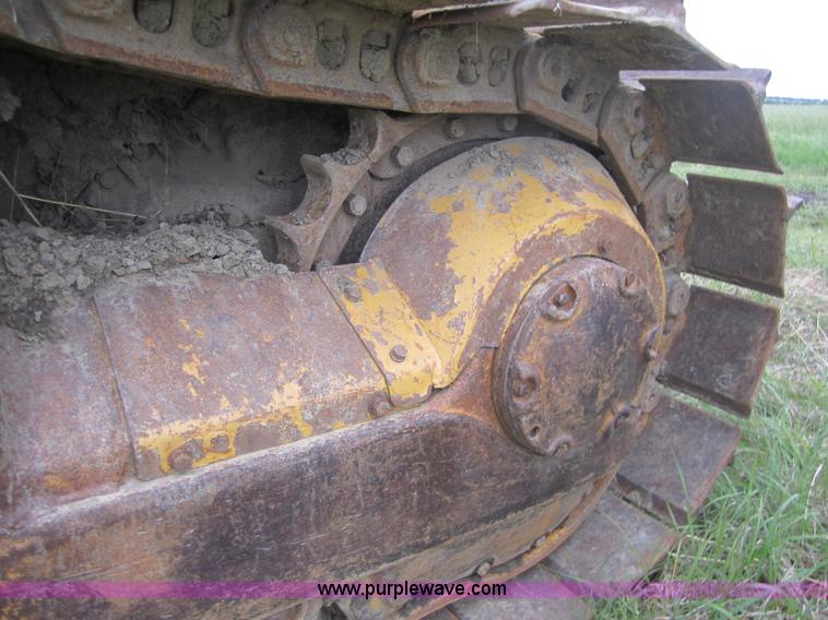image for item 3712 1975 Caterpillar D7F dozer