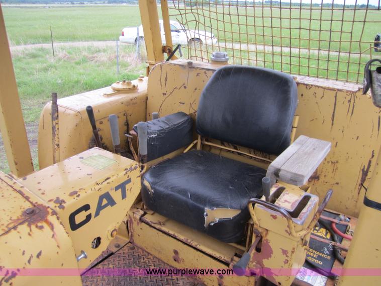 image for item 3712 1975 Caterpillar D7F dozer
