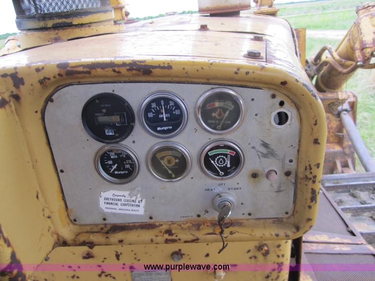 image for item 3712 1975 Caterpillar D7F dozer