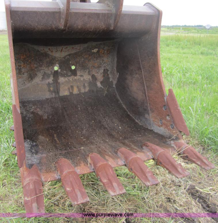 image for item 3718 1996 Komatsu PC220LC excavator