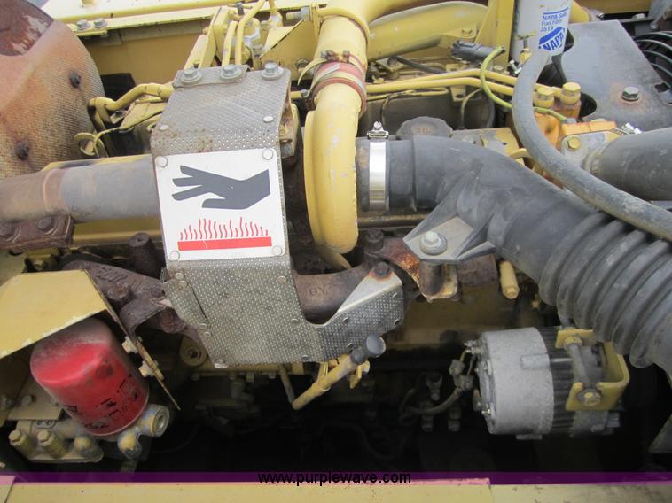 image for item 3718 1996 Komatsu PC220LC excavator