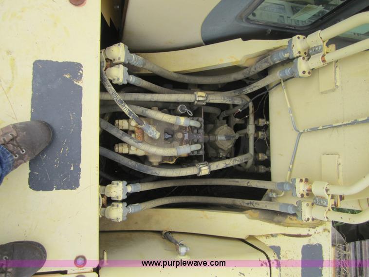 image for item 3718 1996 Komatsu PC220LC excavator