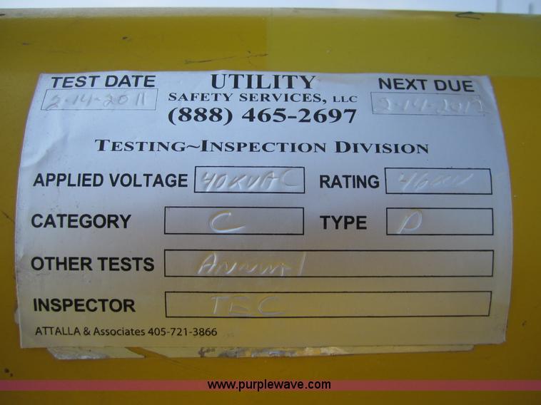 image for item 3761 1985 Ford F700 bucket truck