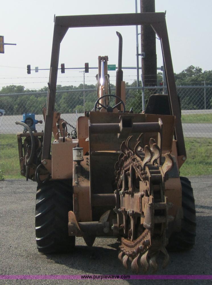 image for item 3796 1983 Case DH4B trencher