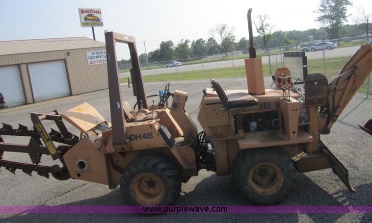 image for item 3796 1983 Case DH4B trencher