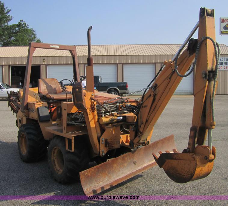 image for item 3796 1983 Case DH4B trencher