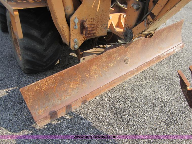 image for item 3796 1983 Case DH4B trencher