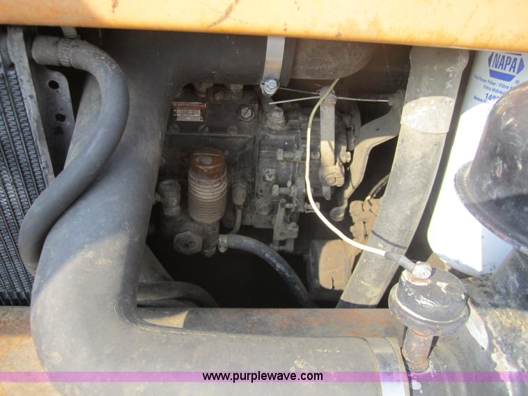 image for item 3796 1983 Case DH4B trencher