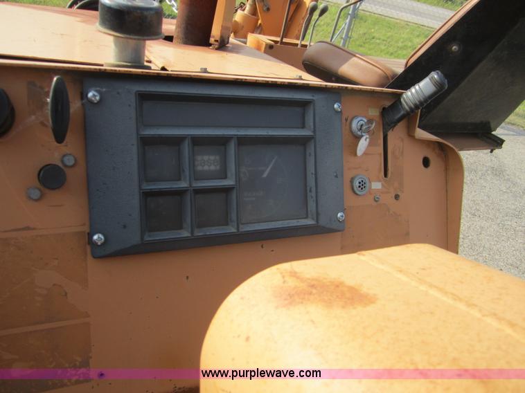 image for item 3796 1983 Case DH4B trencher