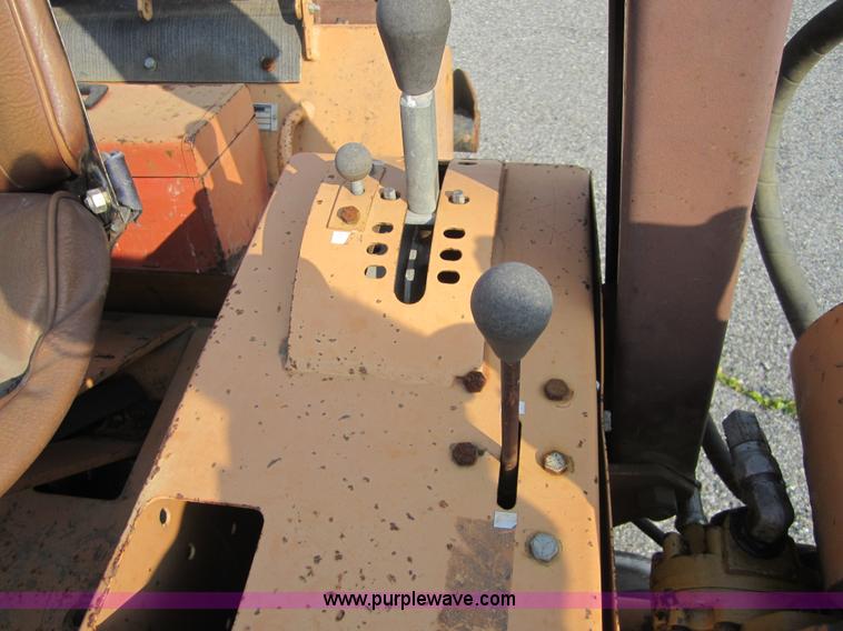 image for item 3796 1983 Case DH4B trencher