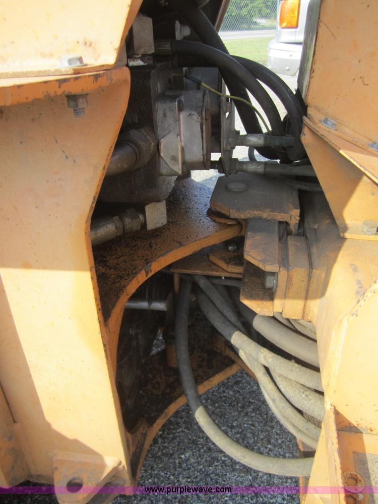 image for item 3796 1983 Case DH4B trencher