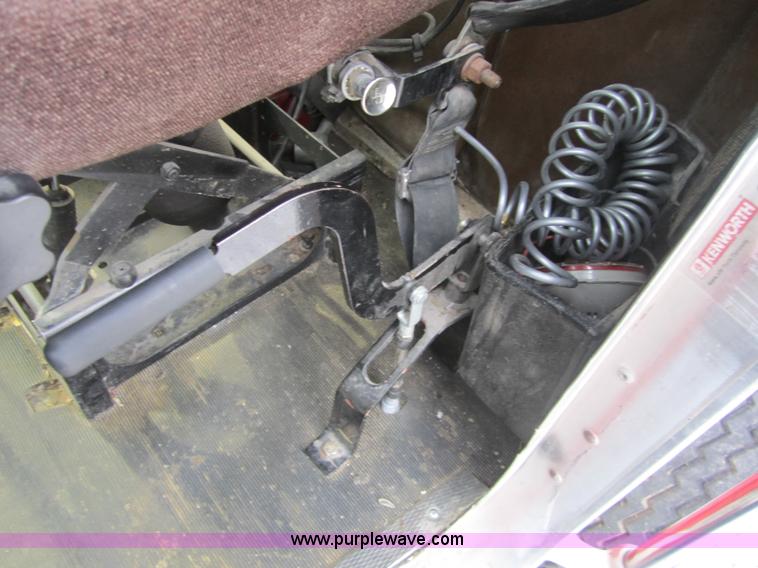 image for item 3879 1997 Kenworth W900 dump truck