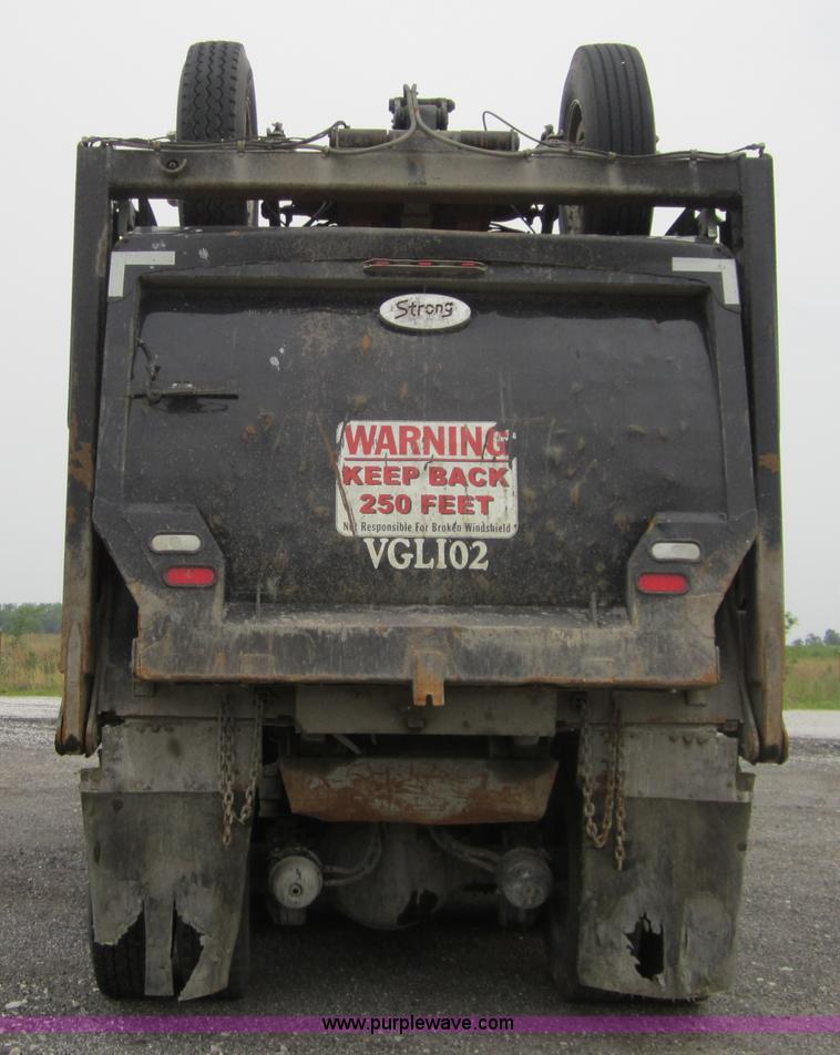 image for item 3880 2005 Kenworth T800 dump truck