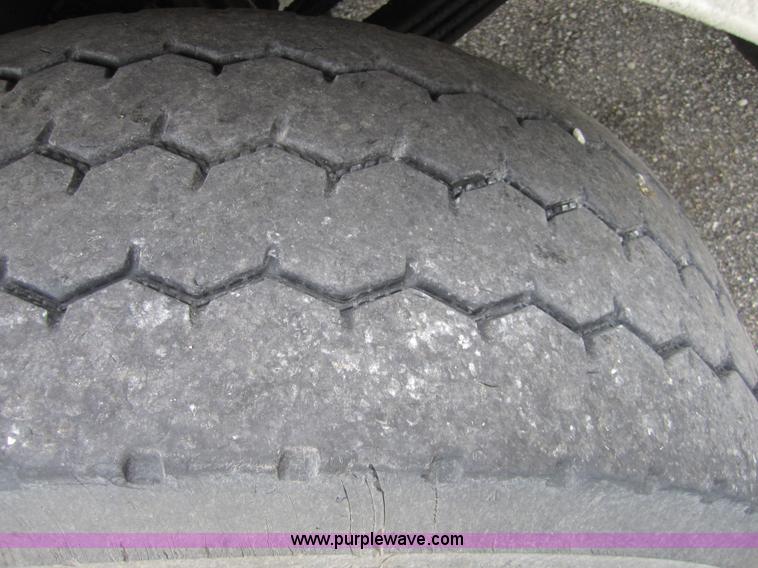 image for item 3880 2005 Kenworth T800 dump truck