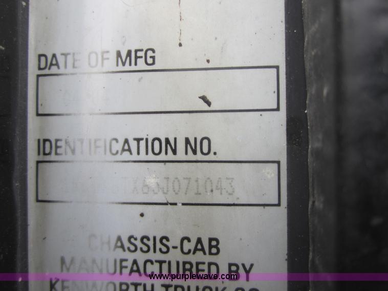 image for item 3880 2005 Kenworth T800 dump truck