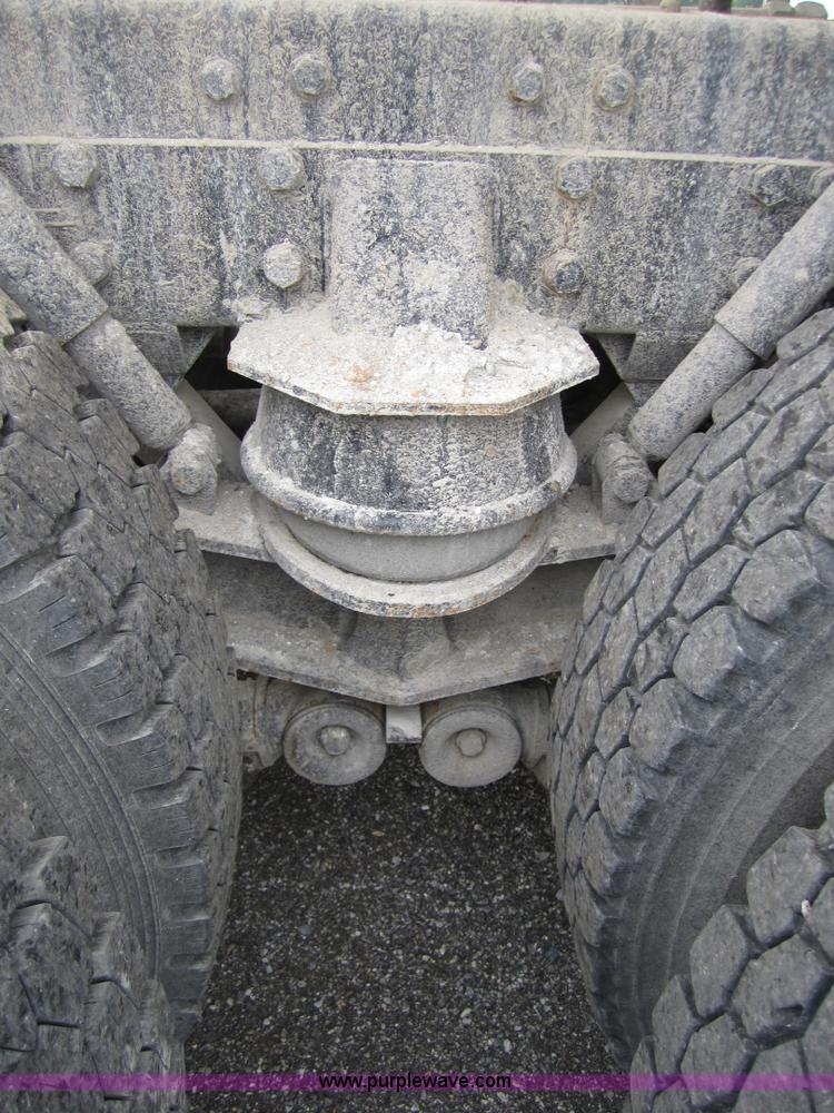 image for item 3880 2005 Kenworth T800 dump truck