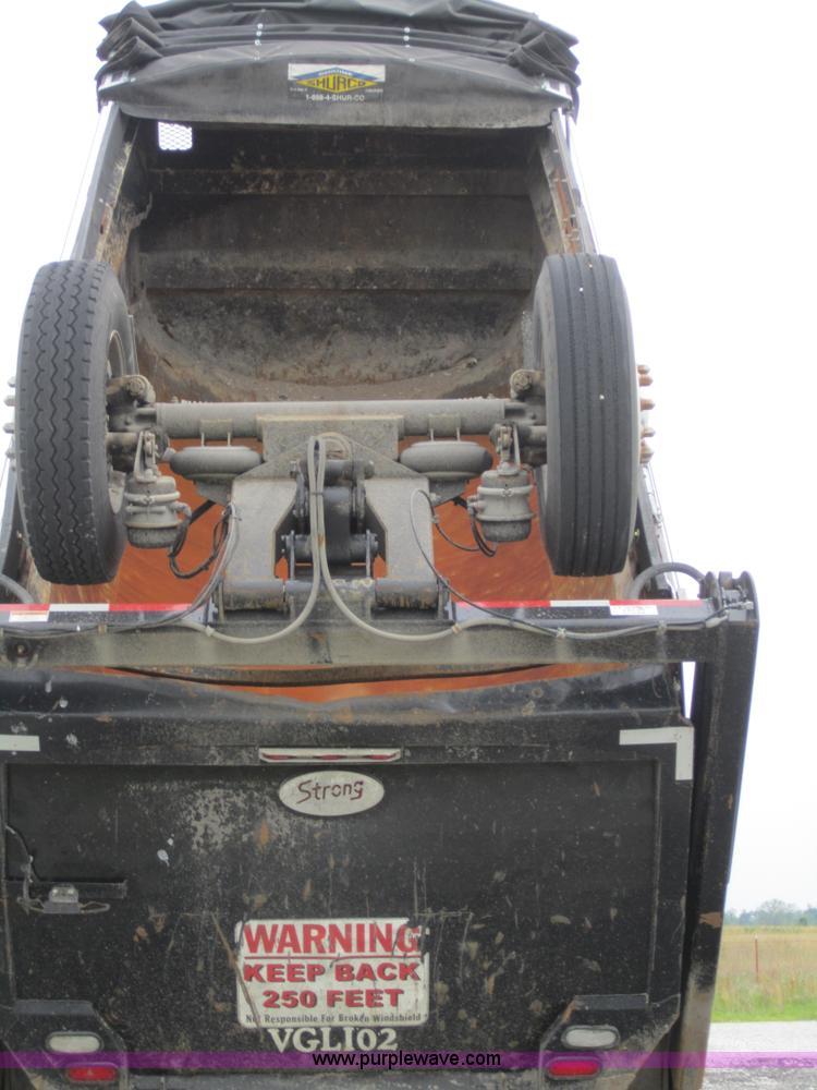 image for item 3880 2005 Kenworth T800 dump truck