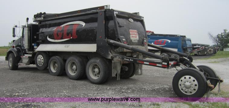 image for item 3880 2005 Kenworth T800 dump truck