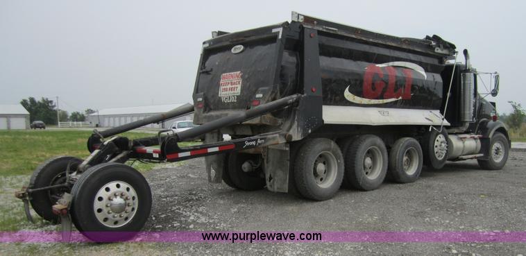 image for item 3880 2005 Kenworth T800 dump truck