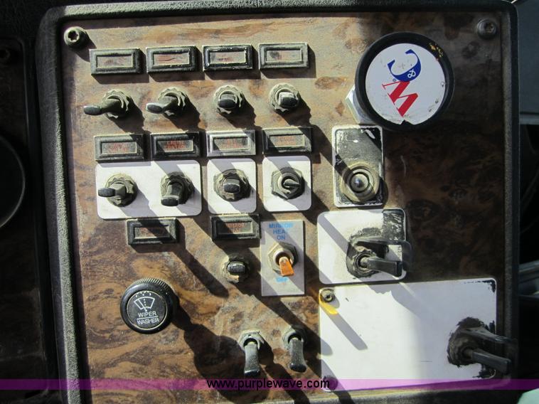 image for item 3881 1997 Kenworth W900 dump truck