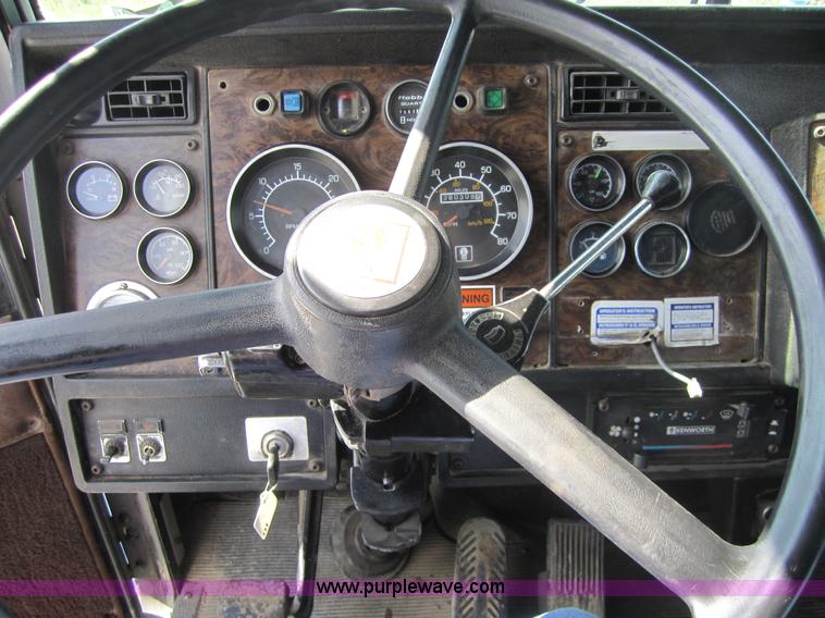 image for item 3881 1997 Kenworth W900 dump truck