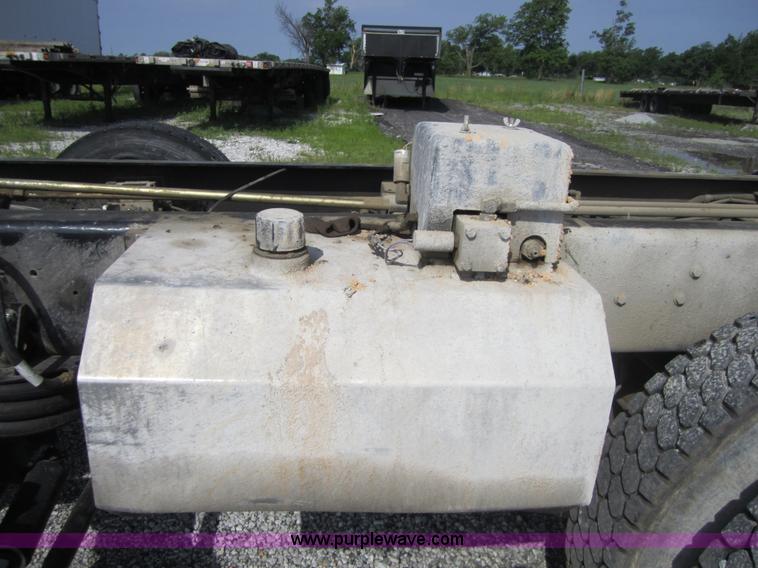 image for item 3881 1997 Kenworth W900 dump truck