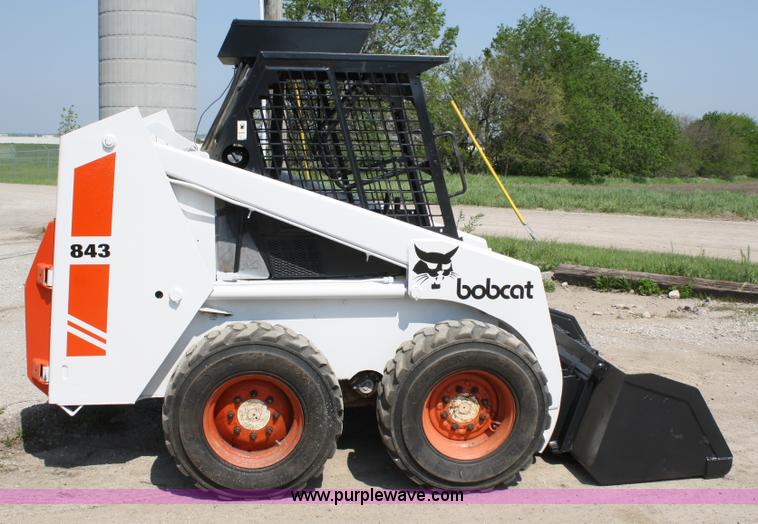 image for item 4977 1990 Bobcat 843 skid steer