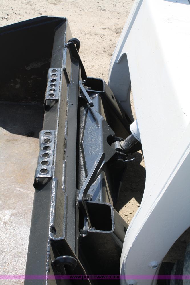 image for item 4977 1990 Bobcat 843 skid steer