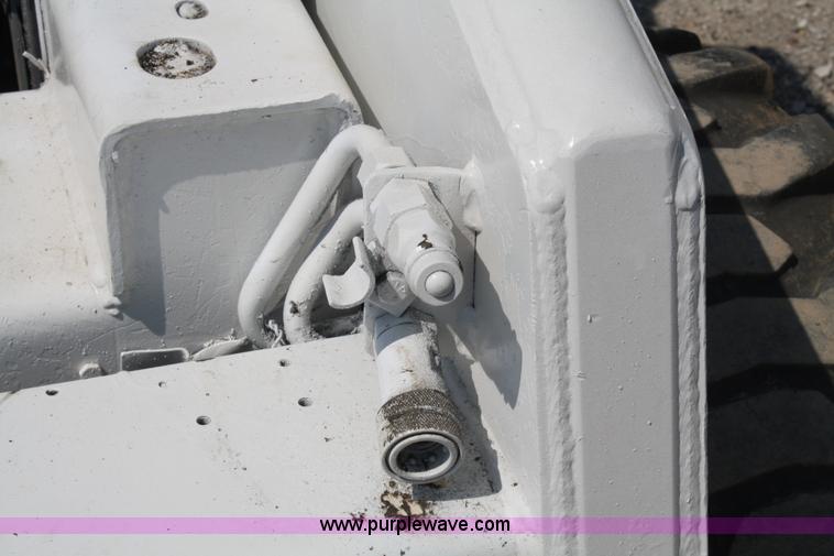 image for item 4977 1990 Bobcat 843 skid steer