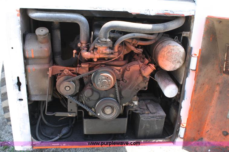 image for item 4977 1990 Bobcat 843 skid steer