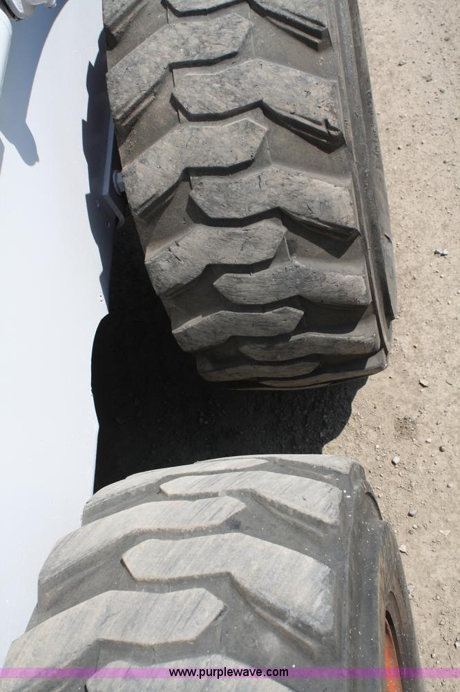 image for item 4977 1990 Bobcat 843 skid steer