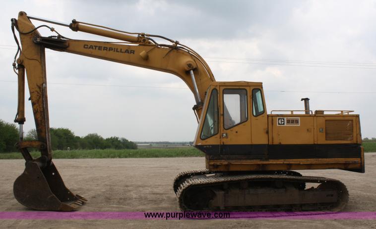 image for item 4978 1973 Caterpillar 225 excavator