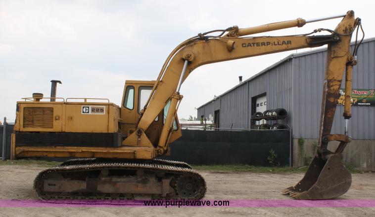 image for item 4978 1973 Caterpillar 225 excavator