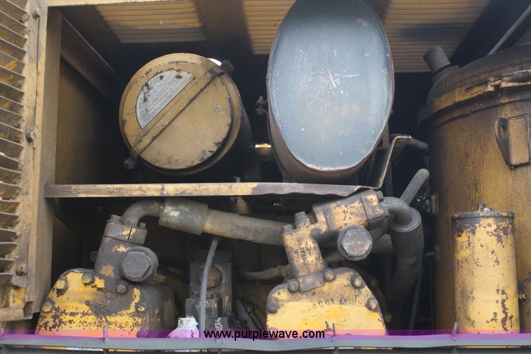 image for item 4978 1973 Caterpillar 225 excavator