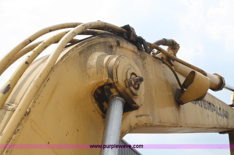 image for item 4978 1973 Caterpillar 225 excavator